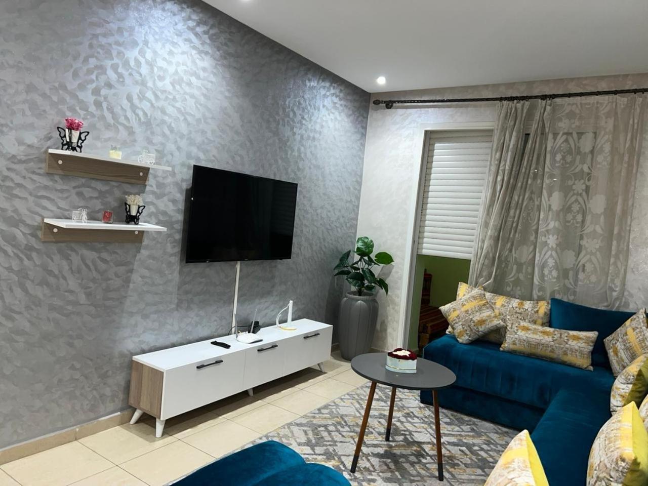 Luxury 1 & Pool Islane Apartment *